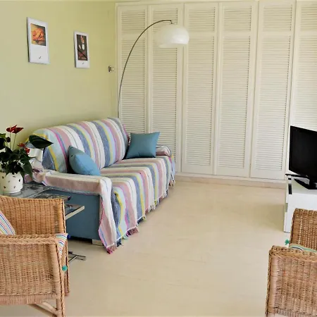 Les Oliveres Apartmán *
