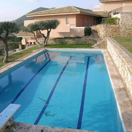 Les Oliveres Apartmán *