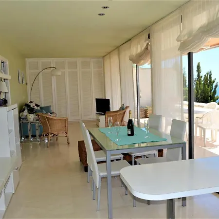 Les Oliveres Apartament *